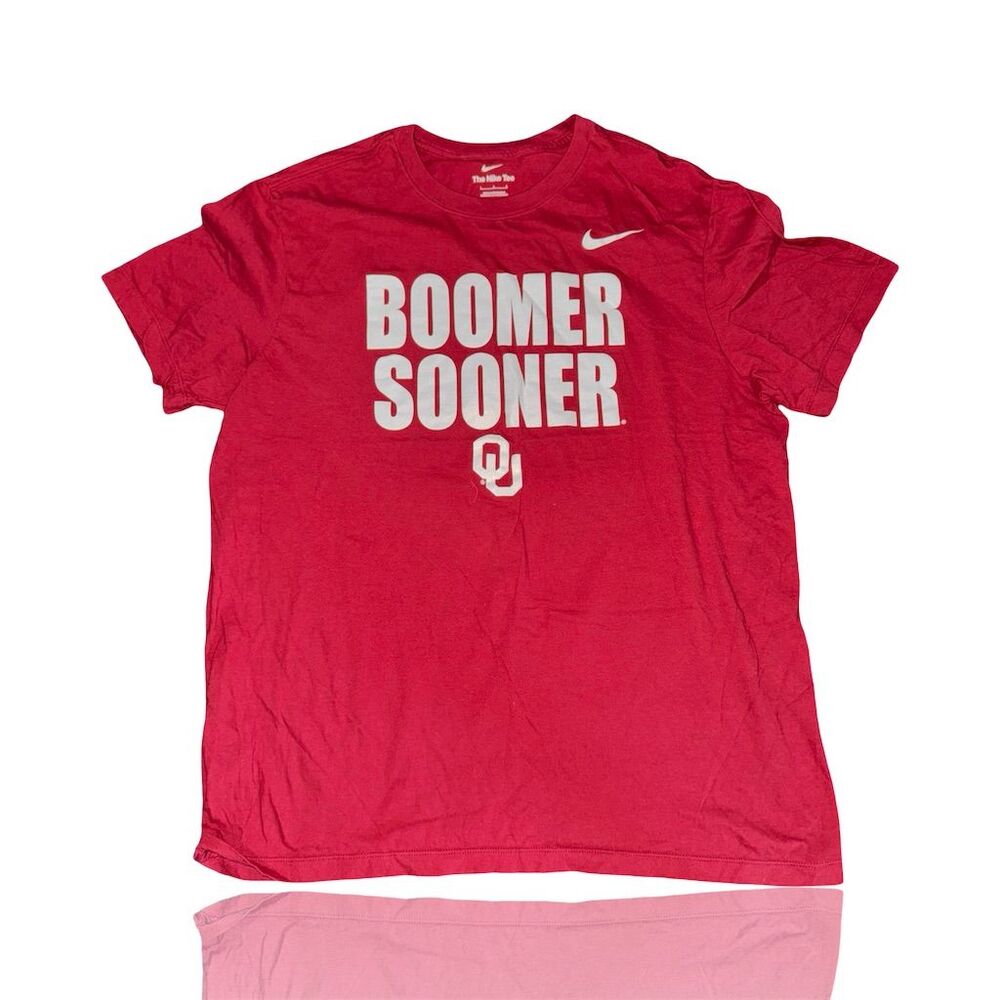 Nike Oklahoma Sooners Boomer Sooner Red Graphic T-Shirt Unisex M: SEC Football